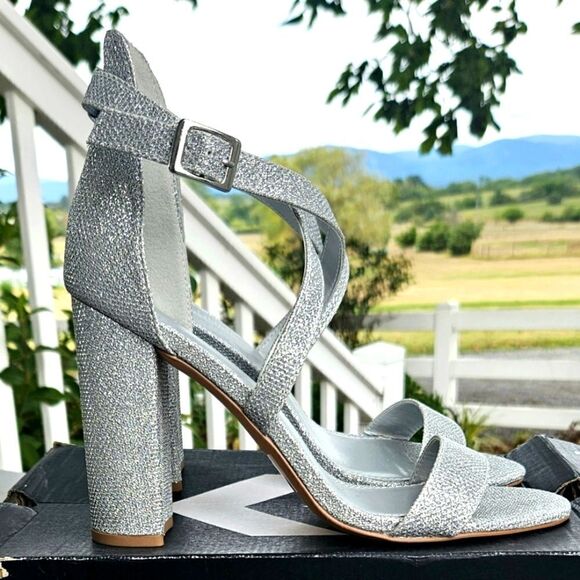 Amazon Shoes - silver glitter chunk heel pump sandals size 8 new no box